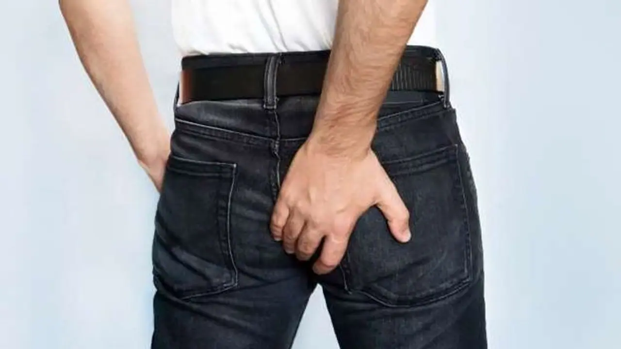 Fun turns to Danger; ತಮಾಷೆಗಾಗಿ ಸಹದ್ಯೋಗಿ ಹಿಡಿದು ಗುದದ್ವಾರಕ್ಕೆ ಏರ್ಪಂಪ್, ಚಿಕಿತ್ಸೆ ಫಲಿಸದೆ ವ್ಯಕ್ತಿ ಸಾವು! Fun turns to Danger; ತಮಾಷೆಗಾಗಿ ಸಹದ್ಯೋಗಿ ಹಿಡಿದು ಗುದದ್ವಾರಕ್ಕೆ ಏರ್ಪಂಪ್, ಚಿಕಿತ್ಸೆ ಫಲಿಸದೆ ವ್ಯಕ್ತಿ ಸಾವು!