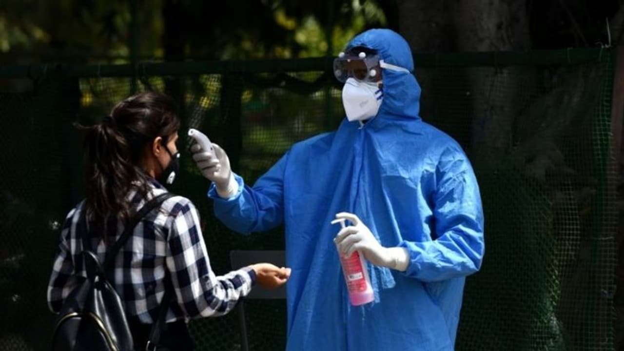 കൊവിഡ് മാനദണ്ഡങ്ങൾ കർശനമാക്കാൻ കേന്ദ്രം; മാസ്ക് വീണ്ടും നിർബന്ധമാക്കാൻ സാധ്യത