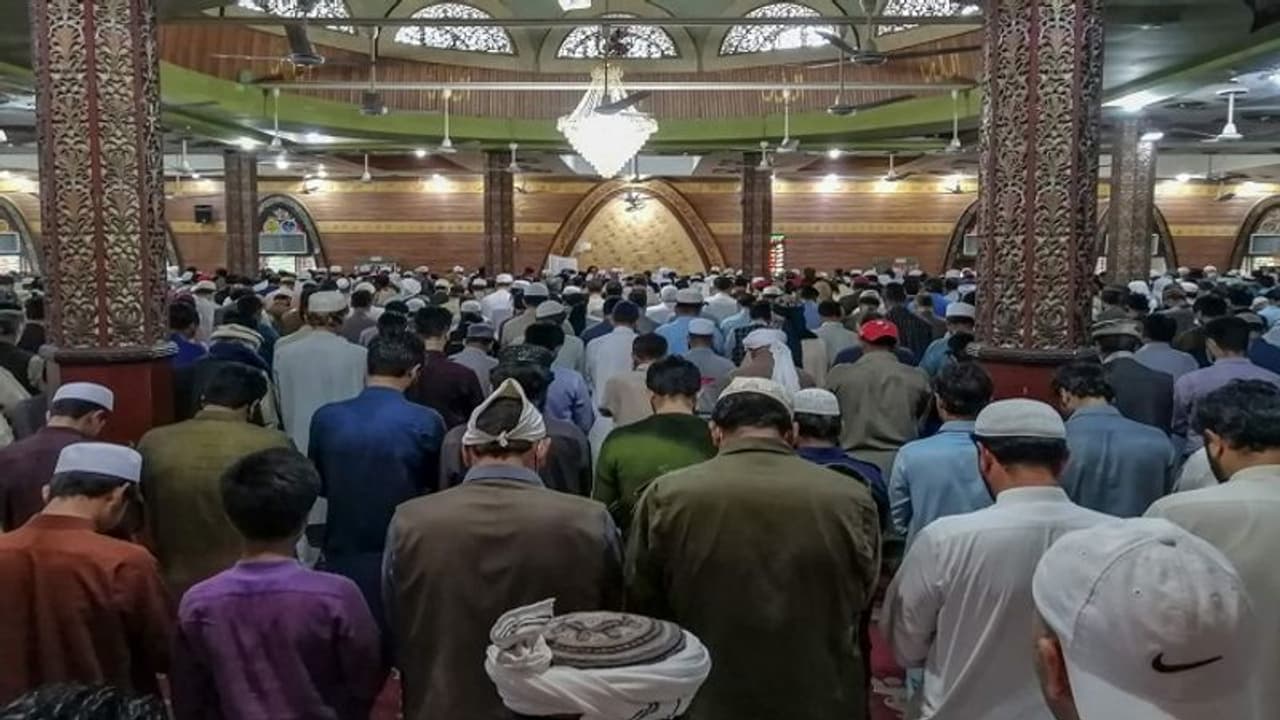 শুক্রবারের নমাজে এবার থেকে তালিবানদের গুরুত্ব বোঝাবেন ইমামরা, জারি ফতোয়া শুক্রবারের নমাজে এবার থেকে তালিবানদের গুরুত্ব বোঝাবেন ইমামরা, জারি ফতোয়া