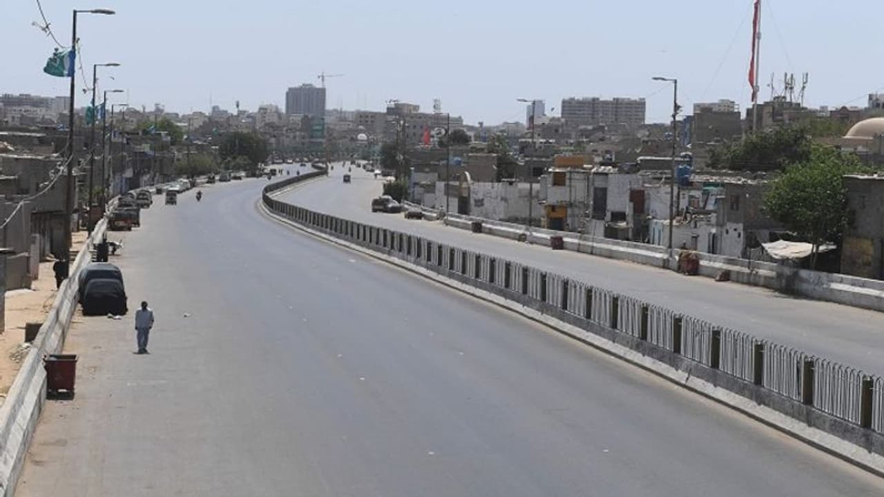 లాక్ డౌన్ ఉల్లంఘనలు: కేరళపై కేంద్రం సీరియస్ లాక్ డౌన్ ఉల్లంఘనలు: కేరళపై కేంద్రం సీరియస్