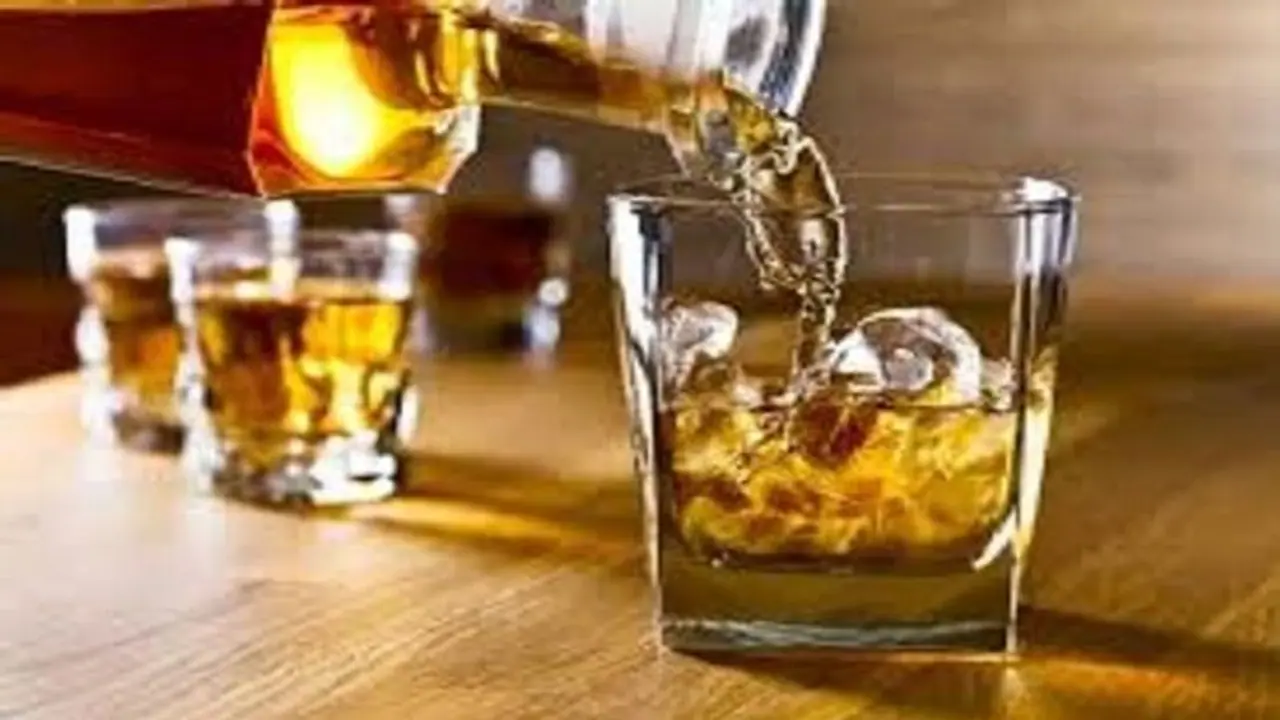 Sandalwood drug case: Five pubs raided in Bengaluru to check narcotics menace Sandalwood drug case: Five pubs raided in Bengaluru to check narcotics menace