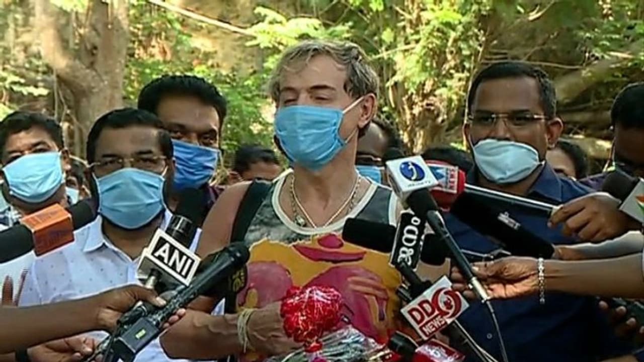 കേരളം യൂറോപ്പിനേക്കാൾ മികച്ചത്; ഇനിയും വരുമെന്ന് കൊവിഡ് ഭേദമായ ഇറ്റാലിയൻ പൗരൻ കേരളം യൂറോപ്പിനേക്കാൾ മികച്ചത്; ഇനിയും വരുമെന്ന് കൊവിഡ് ഭേദമായ ഇറ്റാലിയൻ പൗരൻ