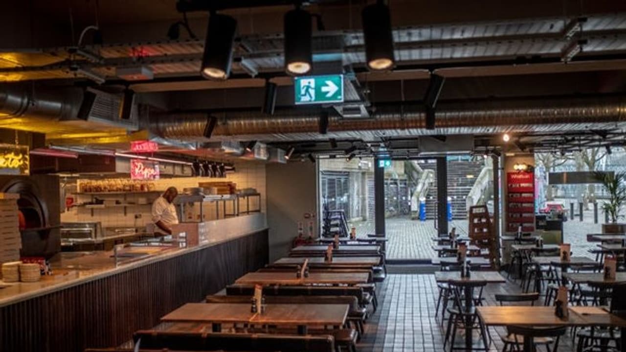 జూన్ 1 నుంచి రెస్టారెంట్లు, బార్లకు అనుమతి: ముఖ్యమంత్రి హామీ? జూన్ 1 నుంచి రెస్టారెంట్లు, బార్లకు అనుమతి: ముఖ్యమంత్రి హామీ?