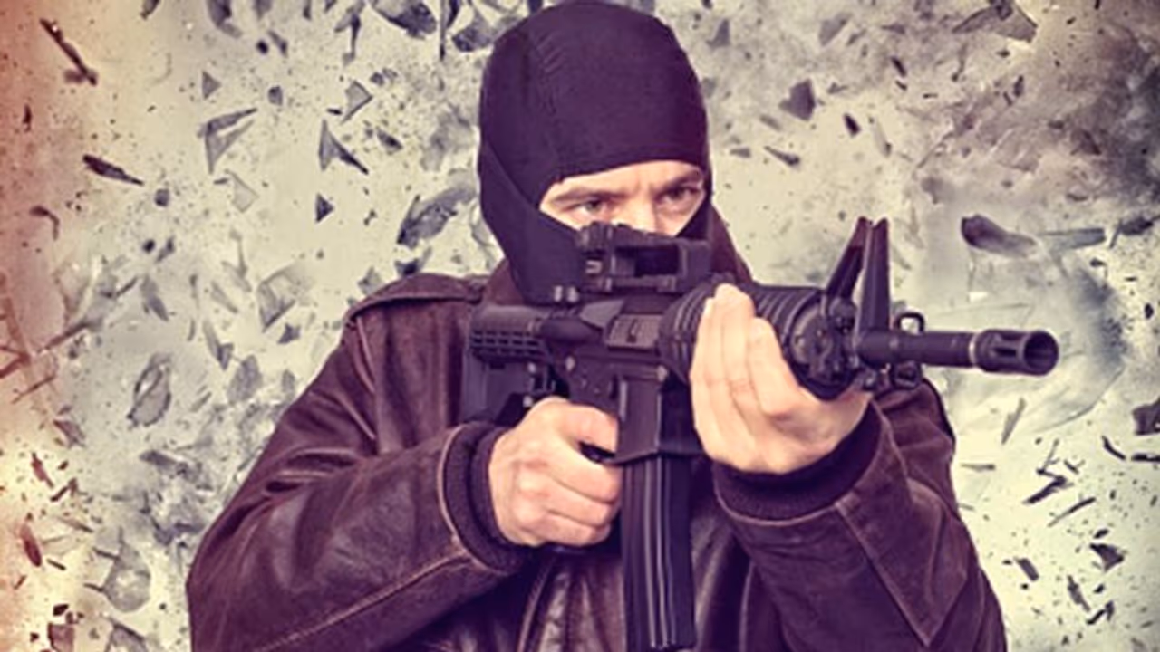 Canada: Gunman masquerading as policeman kills 16