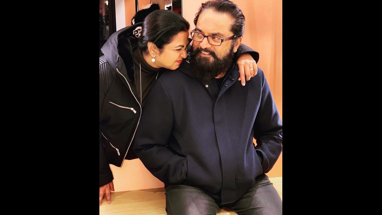 “என் செல்ல குட்டி”...! பேத்தியை கொஞ்சி மகிழும் ராதிகா சரத்குமார்... வைரலாகும் க்யூட் போட்டோ...! “என் செல்ல குட்டி”...! பேத்தியை கொஞ்சி மகிழும் ராதிகா சரத்குமார்... வைரலாகும் க்யூட் போட்டோ...!