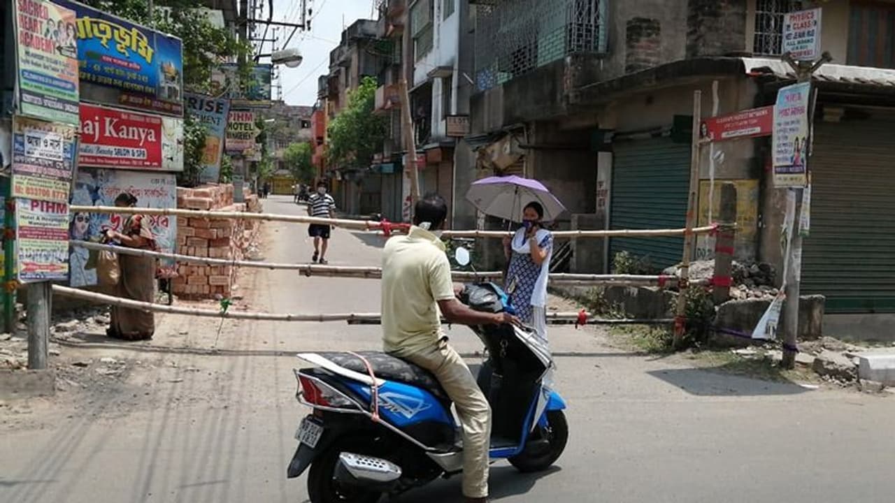 কলকাতার ১১২টি রাস্তা কনটেইনমেন্ট এরিয়া, জানুন কি এই এরিয়া
