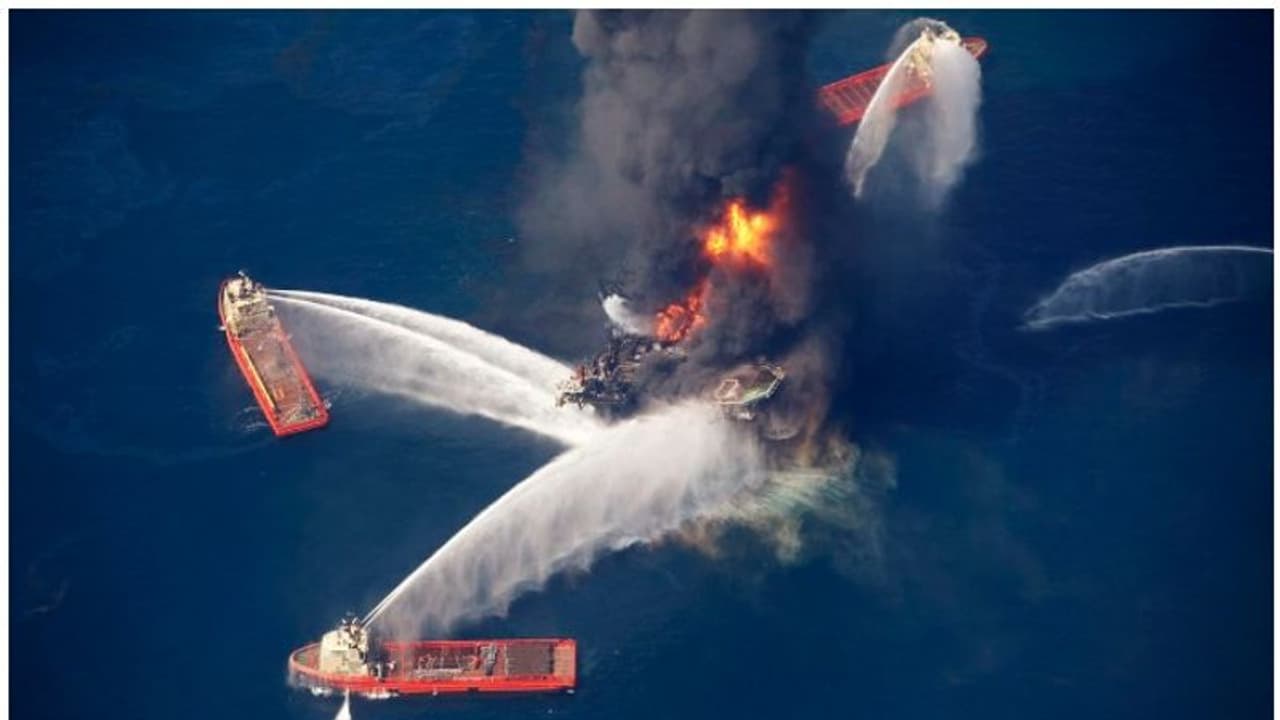 ഗൾഫ് ഓഫ് മെക്സിക്കോയിലെ എണ്ണച്ചോർച്ചക്ക് ഇന്ന് ഒരു പതിറ്റാണ്ട്, നടന്നത് ചരിത്രത്തിലെ ഏറ്റവും വലിയ മലിനീകരണം