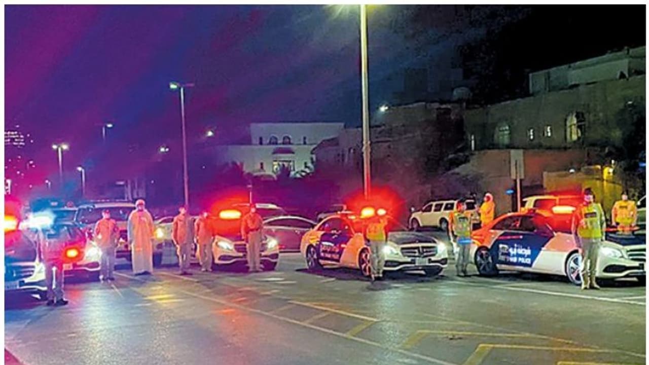 ആരോഗ്യപ്രവര്ത്തകര്ക്ക് ഐക്യദാര്ഢ്യവുമായി ദേശീയഗാനം ആലപിച്ച് യുഎഇ ജനത, വീഡിയോ ആരോഗ്യപ്രവര്ത്തകര്ക്ക് ഐക്യദാര്ഢ്യവുമായി ദേശീയഗാനം ആലപിച്ച് യുഎഇ ജനത, വീഡിയോ