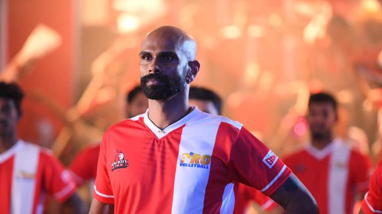 തോക്കിന്‍ മുനമ്പില്‍ നിന്നും പരാജയഭാരവുമായി ഓടി രക്ഷപ്പെട്ട കഥ മുന്‍ വോളിബോള്‍ താരം കിഷോര്‍ കുമാര്‍ പറയുന്നു