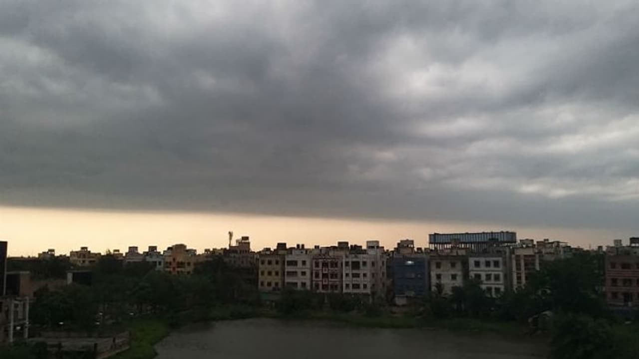 তাণ্ডব দেখাবে কালবৈশাখী, প্রস্তুত থাকুন ৪৮ ঘণ্টা তাণ্ডব দেখাবে কালবৈশাখী, প্রস্তুত থাকুন ৪৮ ঘণ্টা