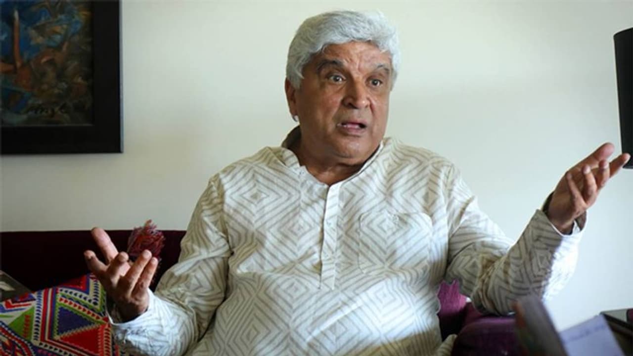 पालघर में साधुओं की हत्या के मामले पर भड़के जावेद अख्तर, कह दी ये बड़ी बात पालघर में साधुओं की हत्या के मामले पर भड़के जावेद अख्तर, कह दी ये बड़ी बात