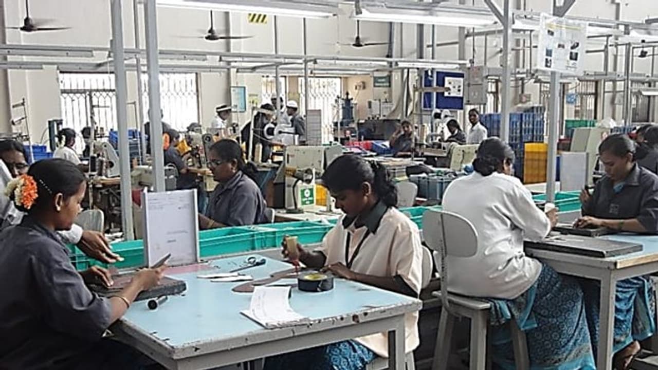 ಹುಬ್ಬಳ್ಳಿ: FMCG ಕಾರ್ಖಾನೆ ಪ್ರಾರಂಭಕ್ಕೆ ಸನ್ನಿಹಿತ, ನಿರುದ್ಯೋಗ ಸಮಸ್ಯೆ ನಿವಾರಣೆ ಹುಬ್ಬಳ್ಳಿ: FMCG ಕಾರ್ಖಾನೆ ಪ್ರಾರಂಭಕ್ಕೆ ಸನ್ನಿಹಿತ, ನಿರುದ್ಯೋಗ ಸಮಸ್ಯೆ ನಿವಾರಣೆ