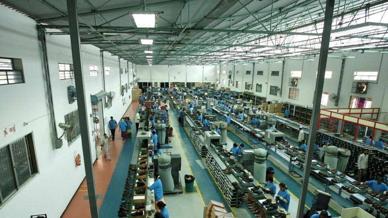 5 லட்சம் பேர் வேலை இழக்கும் அபாயம்...!! வாழ்வாதரம் பறிகொடுத்து தவிக்கும் ஒருங்கிணைந்த வேலூர் மாவட்டம்..!!