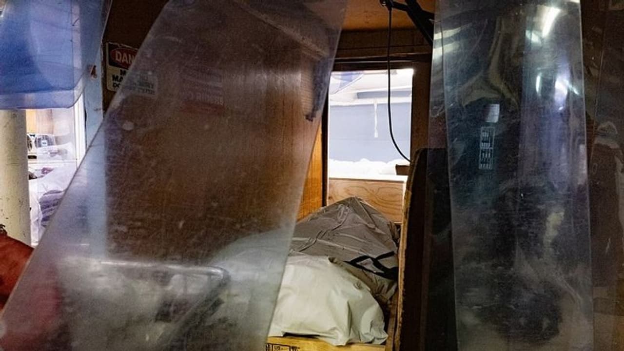 తల్లిదండ్రుల "అనంత" శోకం: భర్త శవాన్ని వెనక్కి తీసికెళ్లి భార్య అంత్యక్రియలు తల్లిదండ్రుల "అనంత" శోకం: భర్త శవాన్ని వెనక్కి తీసికెళ్లి భార్య అంత్యక్రియలు