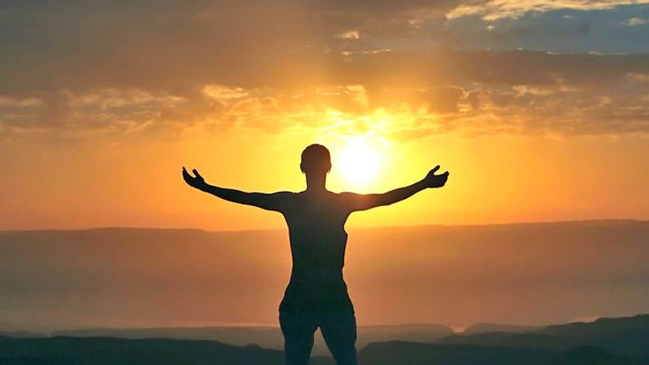 चाहते हैं सुंदरता, धन, लंबी आयु और बुद्धि तो सुबह इस समय छोड़ दें बिस्तर