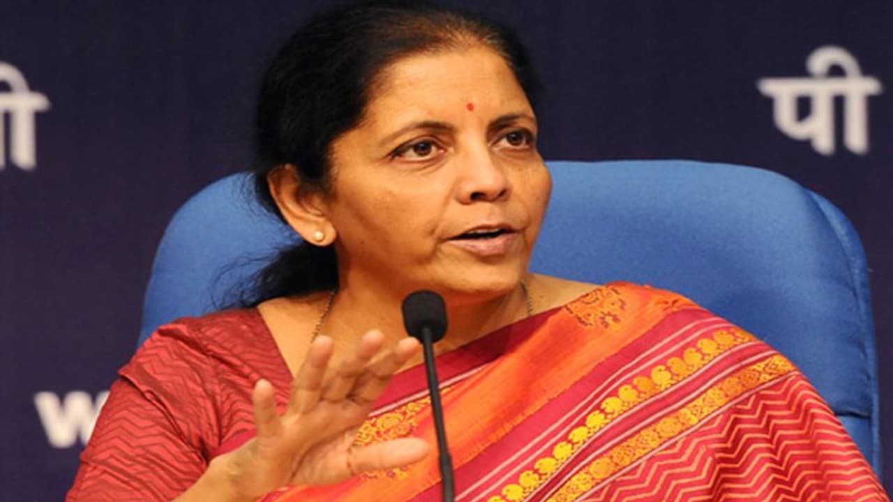 तीन दिन से भूखा था परिवार, पड़ोसी से कराया केंद्रीय वित्त मंत्री को ट्वीट, 1 घंटे में घर पहुंच गया खाना तीन दिन से भूखा था परिवार, पड़ोसी से कराया केंद्रीय वित्त मंत्री को ट्वीट, 1 घंटे में घर पहुंच गया खाना