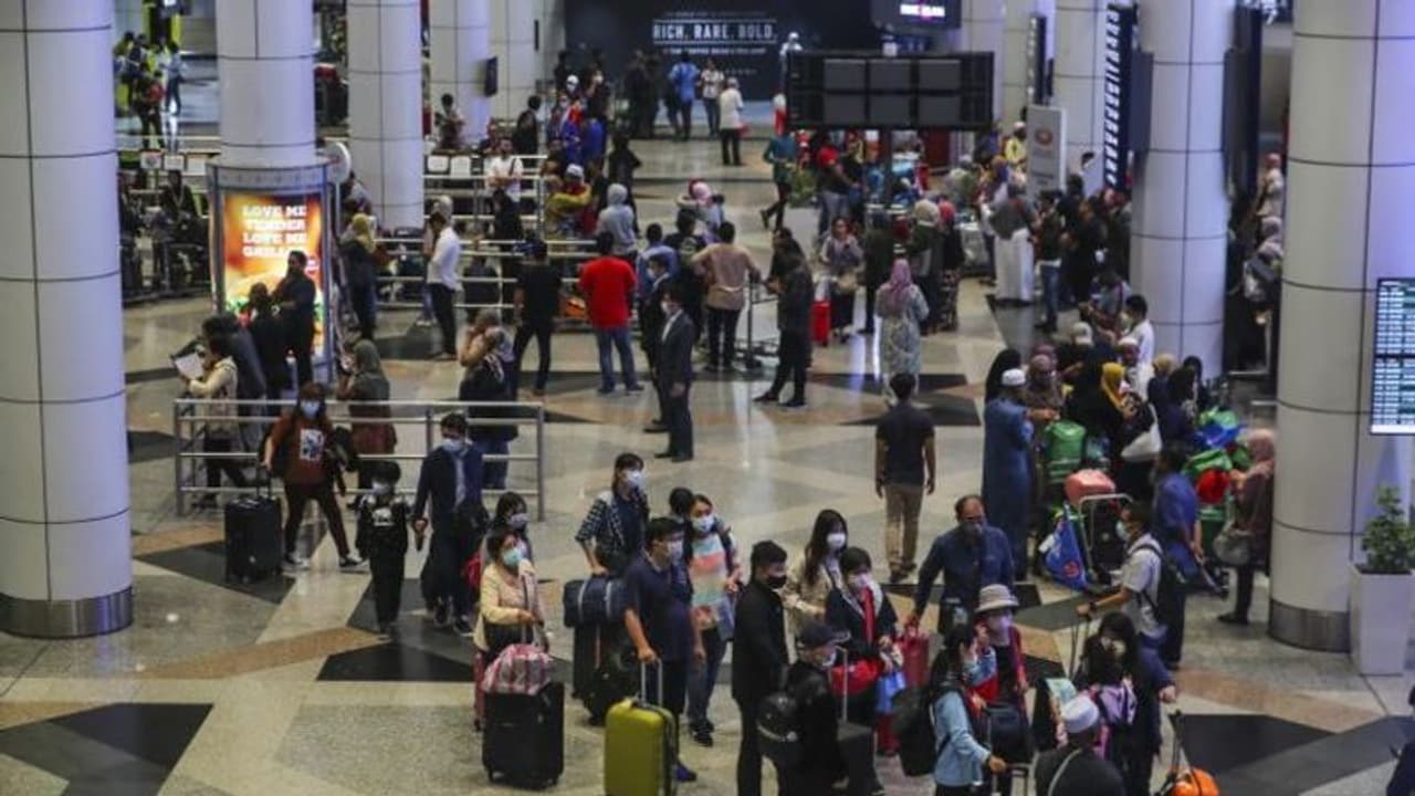 உலக அளவில் 25 லட்சம் பேருக்கு பரவியது கொரோனா..!! மீள முடியாமல் திணறும் ஐரோப்பிய நாடுகள்..!!