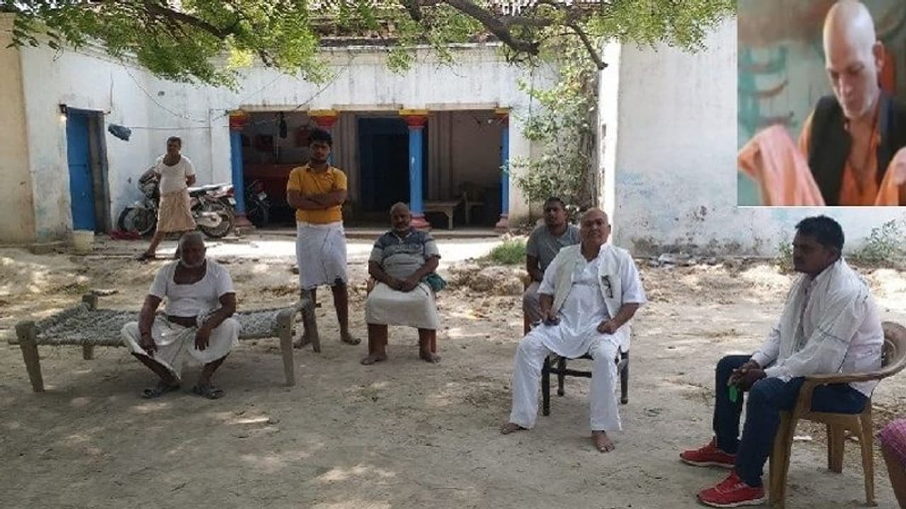 भीड़ ने पुलिस के आगे ही पीट पीटकर ले ली थी इस संत की जान, 10 साल की उम्र में छोड़ा था घर भीड़ ने पुलिस के आगे ही पीट पीटकर ले ली थी इस संत की जान, 10 साल की उम्र में छोड़ा था घर