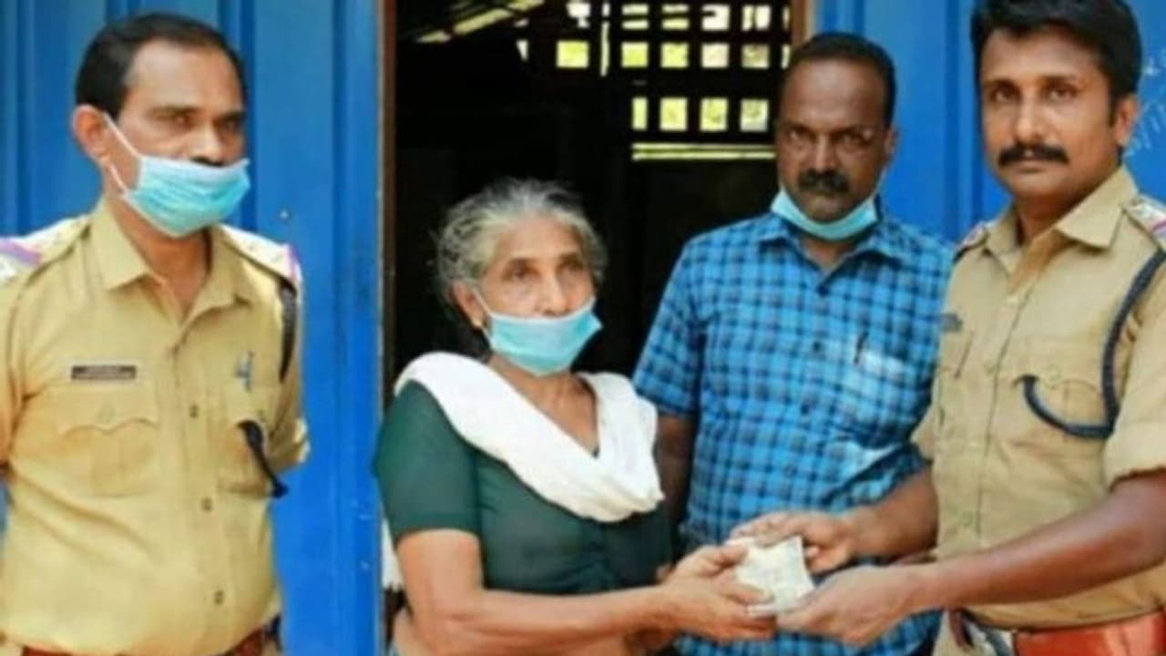 70 year old daily wage worker in Kerala donates savings to CMDRF for COVID 19 relief