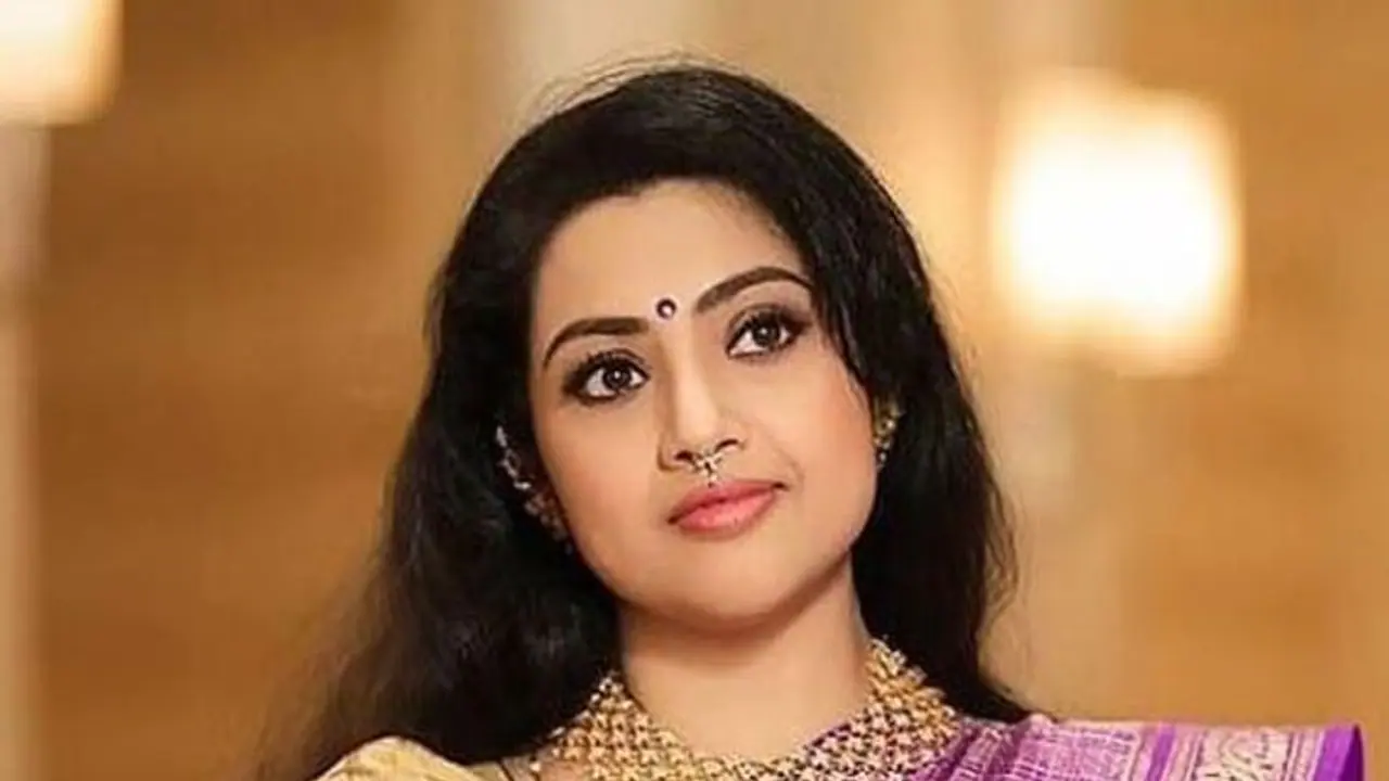 கிளாமர் ஹீரோயின்களை பார்த்து பொறாமயைாக இருக்கும்..மீனாவின் கலகலப்பான பேட்டி கிளாமர் ஹீரோயின்களை பார்த்து பொறாமயைாக இருக்கும்..மீனாவின் கலகலப்பான பேட்டி