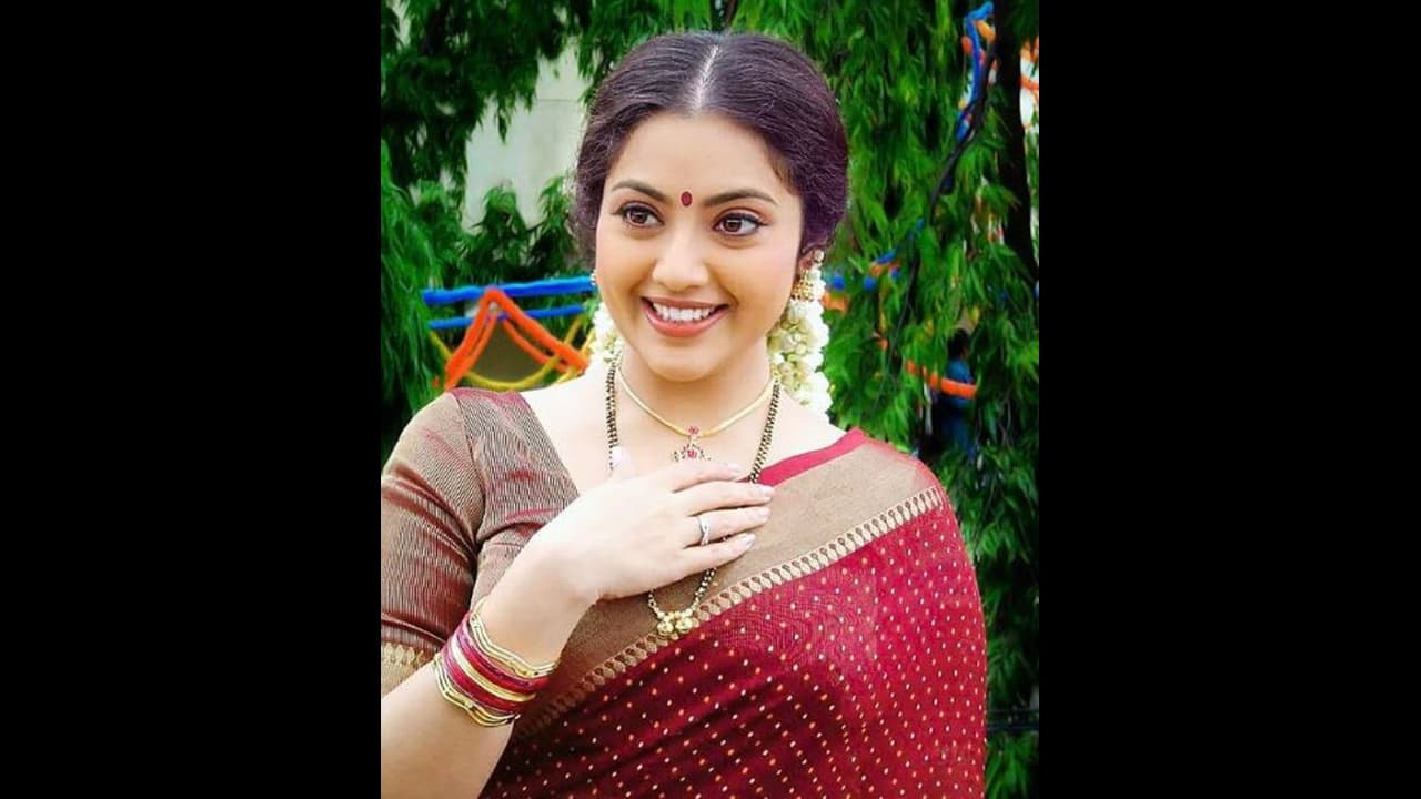 “என் இதயமே நின்னு போச்சு”... பிரபல ஹீரோவை பார்த்து மெர்சலான மீனாவின் பதிவு...! “என் இதயமே நின்னு போச்சு”... பிரபல ஹீரோவை பார்த்து மெர்சலான மீனாவின் பதிவு...!