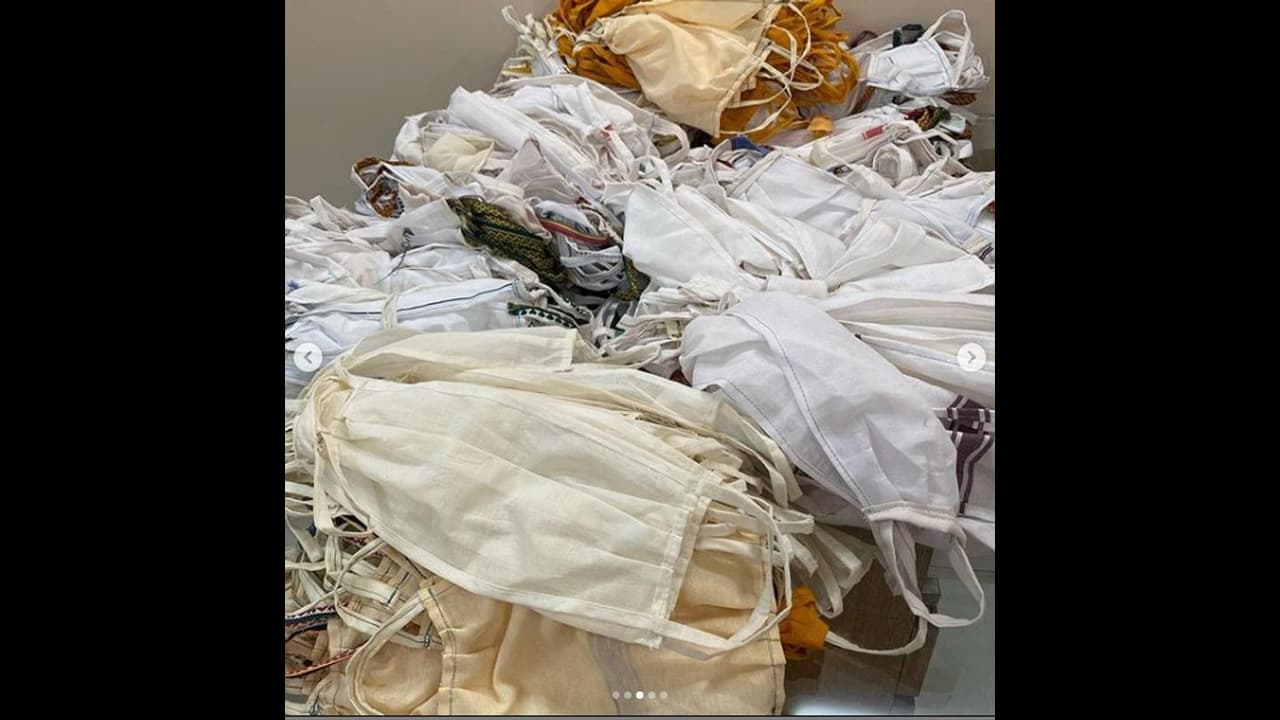 కరోనా దెబ్బ: బహిరంగ ప్రదేశాల్లో మాస్క్ లేకపోతే రూ. 5 వేలు ఫైన్ కరోనా దెబ్బ: బహిరంగ ప్రదేశాల్లో మాస్క్ లేకపోతే రూ. 5 వేలు ఫైన్