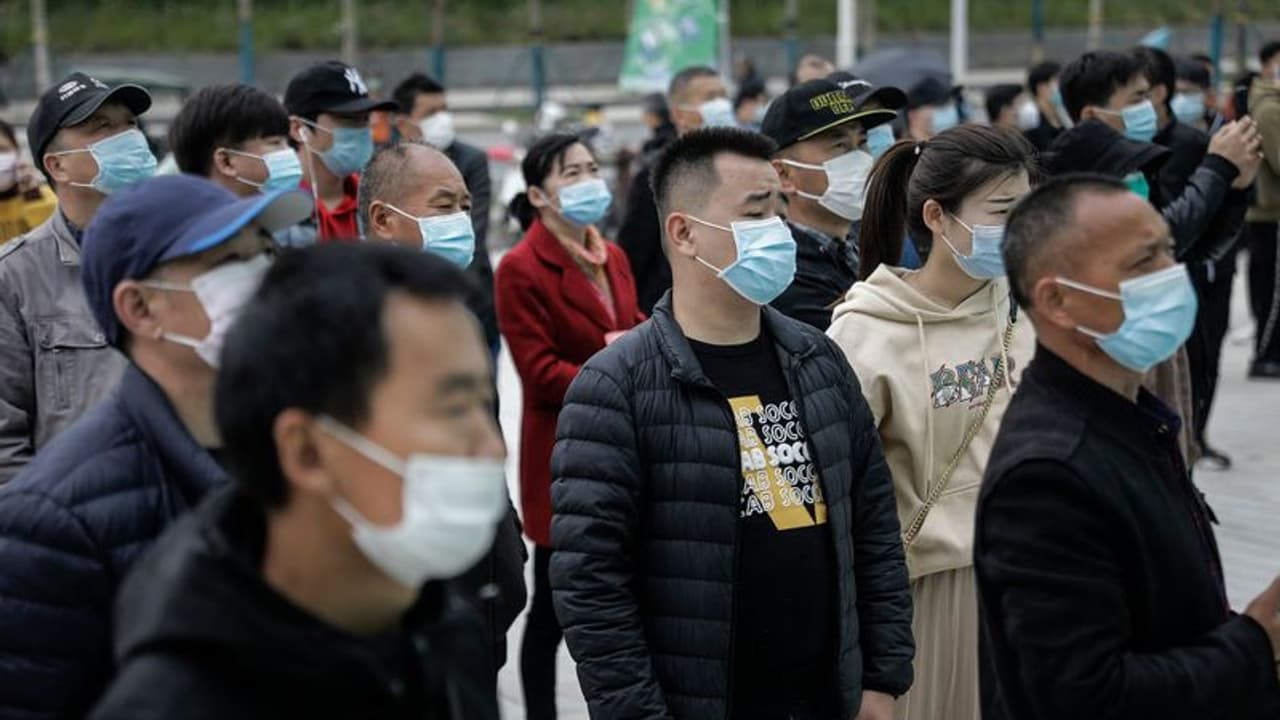 மீண்டும் மொத்த சீனாவையும் நடுநடுங்கவைத்த கொரோனா ரிப்போர்ட்.!! 70 நாட்கள் கழித்தும் உடலில் வைரஸ்..!!