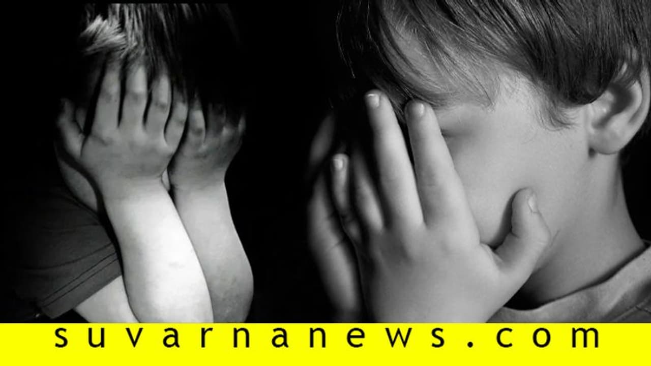 ಮಗಳ ಕೆನ್ನೆಯಲ್ಲಿ ಕಣ್ಣೀರ ಕಲೆ; ಲಾಕ್ಡೌನ್ ನಂತರ ಮಕ್ಕಳ ಮೇಲೆ ಹಿಂಸೆ ಜಾಸ್ತಿಯಾಗಿದ್ದು ಯಾಕೆ? ಮಗಳ ಕೆನ್ನೆಯಲ್ಲಿ ಕಣ್ಣೀರ ಕಲೆ; ಲಾಕ್ಡೌನ್ ನಂತರ ಮಕ್ಕಳ ಮೇಲೆ ಹಿಂಸೆ ಜಾಸ್ತಿಯಾಗಿದ್ದು ಯಾಕೆ?