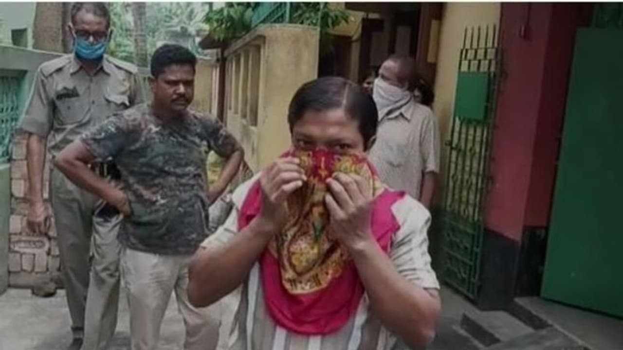 লকডাউনে বাড়ি না ছাড়ার শাস্তি, ভাড়াটিয়ার জল বিদ্য়ুত বন্ধ করে দিল বাড়িওয়ালা লকডাউনে বাড়ি না ছাড়ার শাস্তি, ভাড়াটিয়ার জল বিদ্য়ুত বন্ধ করে দিল বাড়িওয়ালা