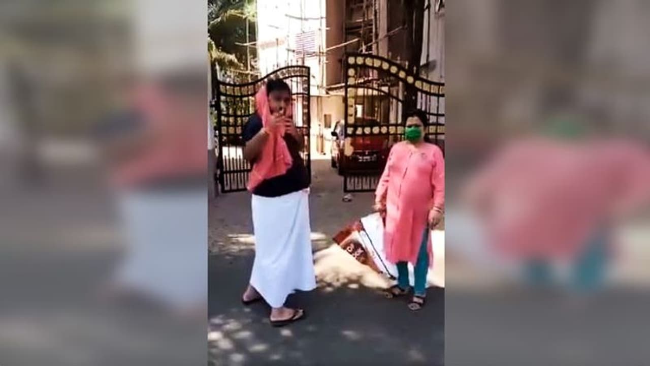 বিপর্যয়েও মুসলিম বিদ্বেষ, দরজা থেকে করোনাযোদ্ধা'কে তাড়িয়ে বিপাকে জাত জালিয়াত