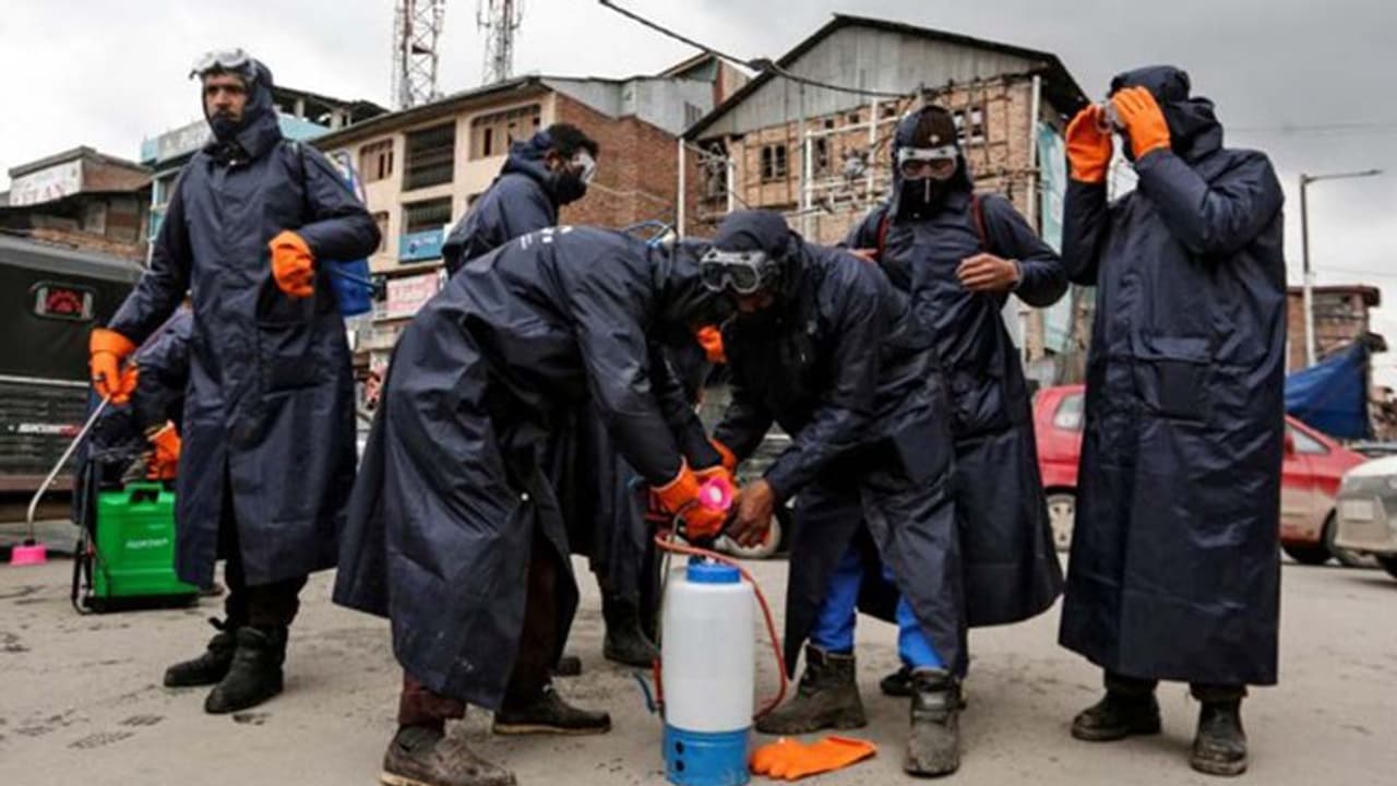 ভারতীয় সেনার এখন দুহাত ভরা, হামলা চালাতে তৈরি ৩০০ পাক 'কোভিড জঙ্গি'