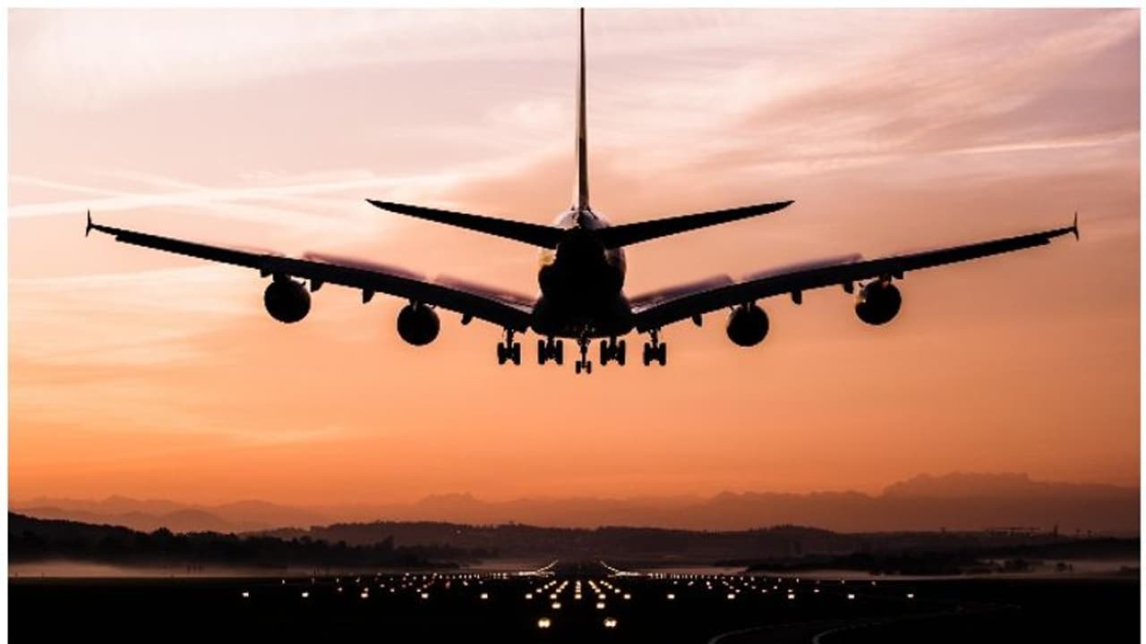 വിമാനടിക്കറ്റ് റീഫണ്ടിന് വിചിത്ര ഉത്തരവുമായി കേന്ദ്രം, പ്രവാസികൾ പ്രതിസന്ധിയിൽ