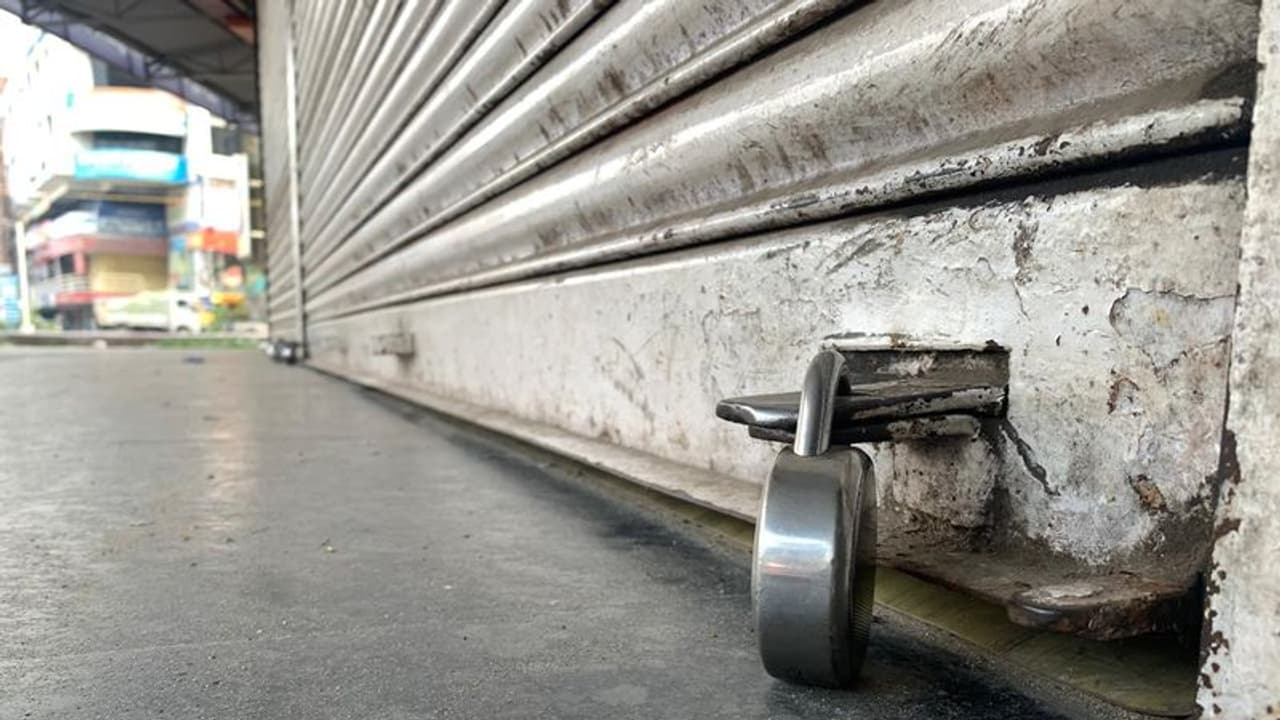 ലോക്ക് ഡൗണിൽ കൂടുതൽ ഇളവുമായി കേന്ദ്രം; ഹോട്ട്സ്പോട്ട് അല്ലാത്ത സ്ഥലത്ത് കടകൾ തുറക്കാൻ അനുമതി ലോക്ക് ഡൗണിൽ കൂടുതൽ ഇളവുമായി കേന്ദ്രം; ഹോട്ട്സ്പോട്ട് അല്ലാത്ത സ്ഥലത്ത് കടകൾ തുറക്കാൻ അനുമതി