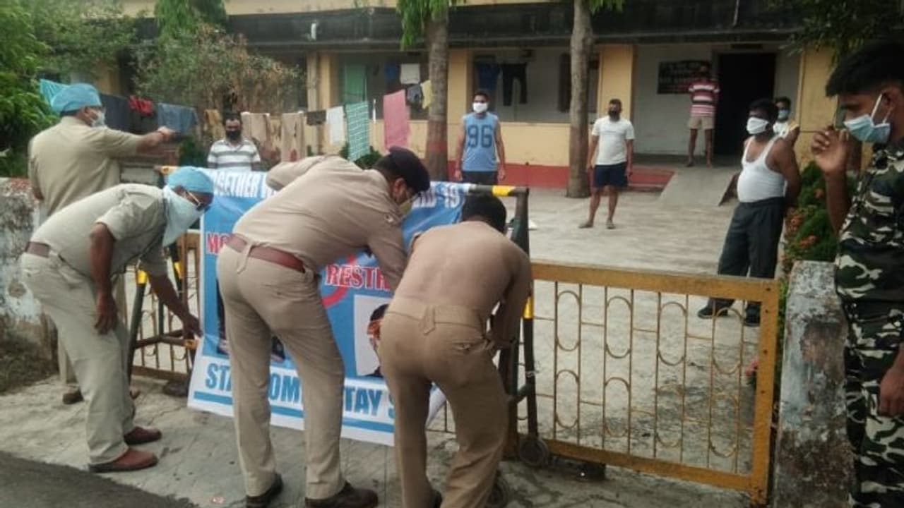 হাওড়ায় করোনায় আক্রান্ত আরপিএফ জওয়ান, ব্যারাক সিল করে দিল পুলিশ হাওড়ায় করোনায় আক্রান্ত আরপিএফ জওয়ান, ব্যারাক সিল করে দিল পুলিশ