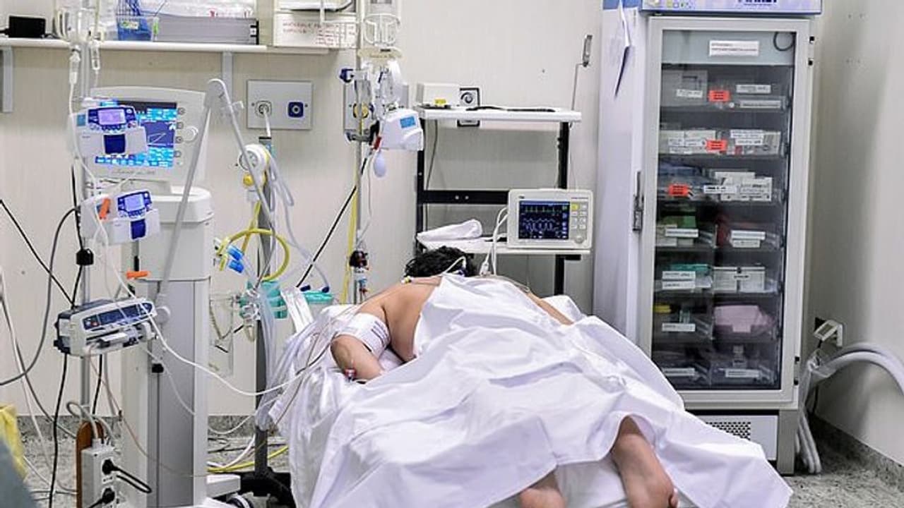 আক্রান্ত হয়েছেন মারণ ভাইরাসে, জানতে পেরেই আতঙ্কে আত্মঘাতী করোনা রোগী