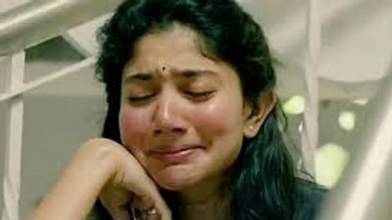 கண்கலங்கிய சாய் பல்லவி... பெற்றோருடன் ‘அந்த’ படத்தை பார்த்துவிட்டு இயக்குநருக்கு வைத்த ஒற்றை கோரிக்கை...!