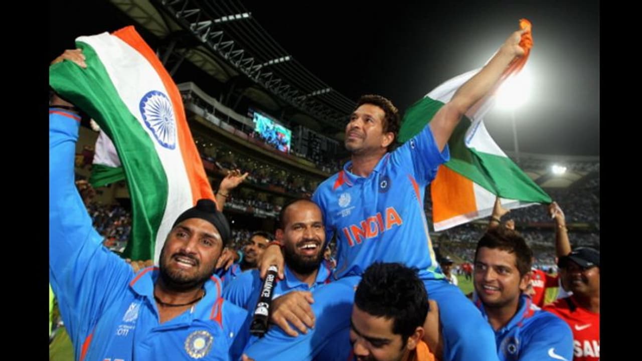 Sachin Tendulkar’s 47th birthday: Virat Kohli leads cricketers’ wishes for batting legend on Twitter Sachin Tendulkar’s 47th birthday: Virat Kohli leads cricketers’ wishes for batting legend on Twitter