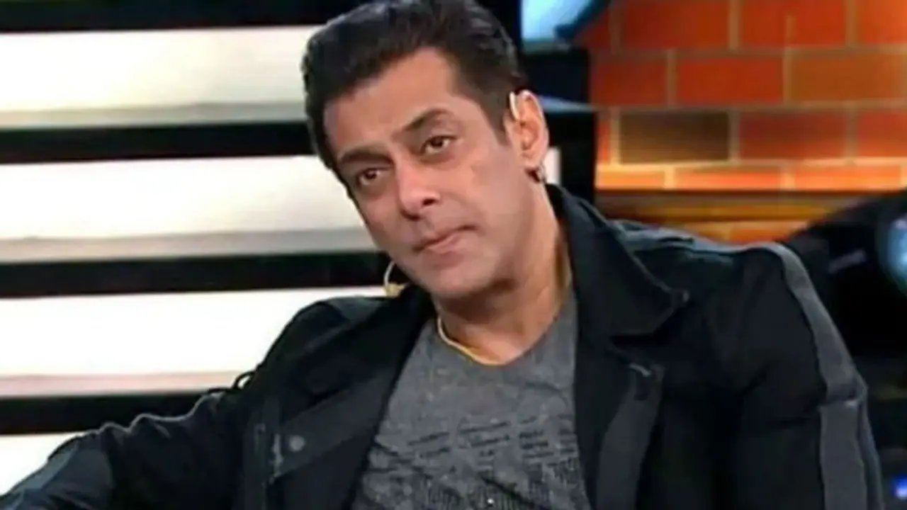 நடிகைகளுடன் பண்ணை வீட்டில் தஞ்சம் புகுந்த சல்மான் கான்... வெளிச்சத்திற்கு வந்த பளீச் போட்டோஸ், வீடியோ...! நடிகைகளுடன் பண்ணை வீட்டில் தஞ்சம் புகுந்த சல்மான் கான்... வெளிச்சத்திற்கு வந்த பளீச் போட்டோஸ், வீடியோ...!