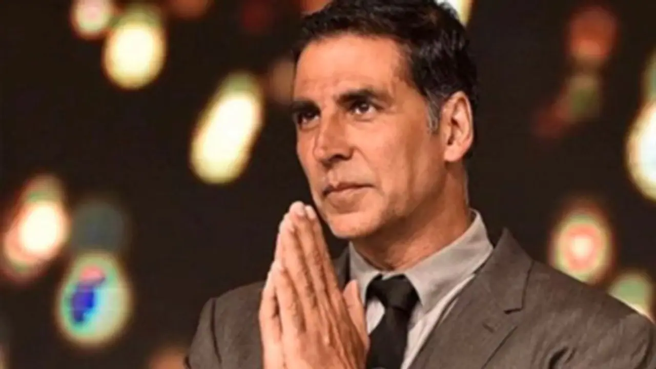 Akshay Kumar recreates Teri Mitti song as an ode to our COVID 19 heroes