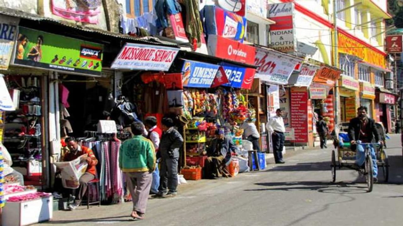 ലോക്ക് ഡൗണിൽ തകർന്ന് ചെറുകിട വ്യവസായം: പ്രതിദിന നഷ്ടം 30,000 കോടി ലോക്ക് ഡൗണിൽ തകർന്ന് ചെറുകിട വ്യവസായം: പ്രതിദിന നഷ്ടം 30,000 കോടി