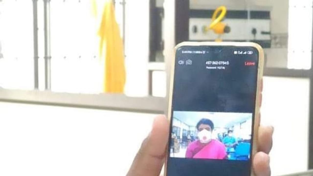 திடீர் வீடியோ கால்..! பத்திரிக்கையாளர்களை நெகிழ்ச்சியில் ஆழ்த்திய பீலா ராஜேஷ்..!