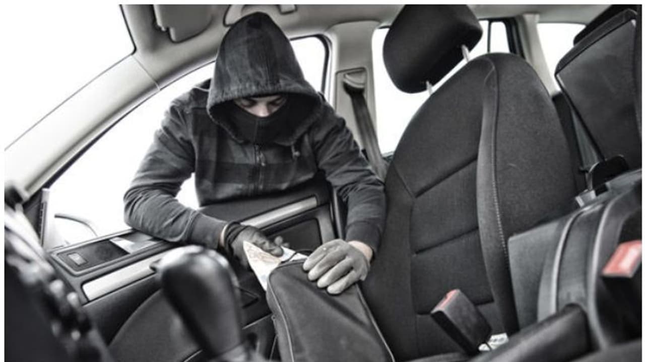 മാസ്ക്ക് ധരിച്ചെത്തി മോഷണം, തിരുവനന്തപുരത്ത് ഡോക്ടര്‍ക്ക് സർട്ടിഫിക്കറ്റുകളടക്കം നഷ്ടമായി