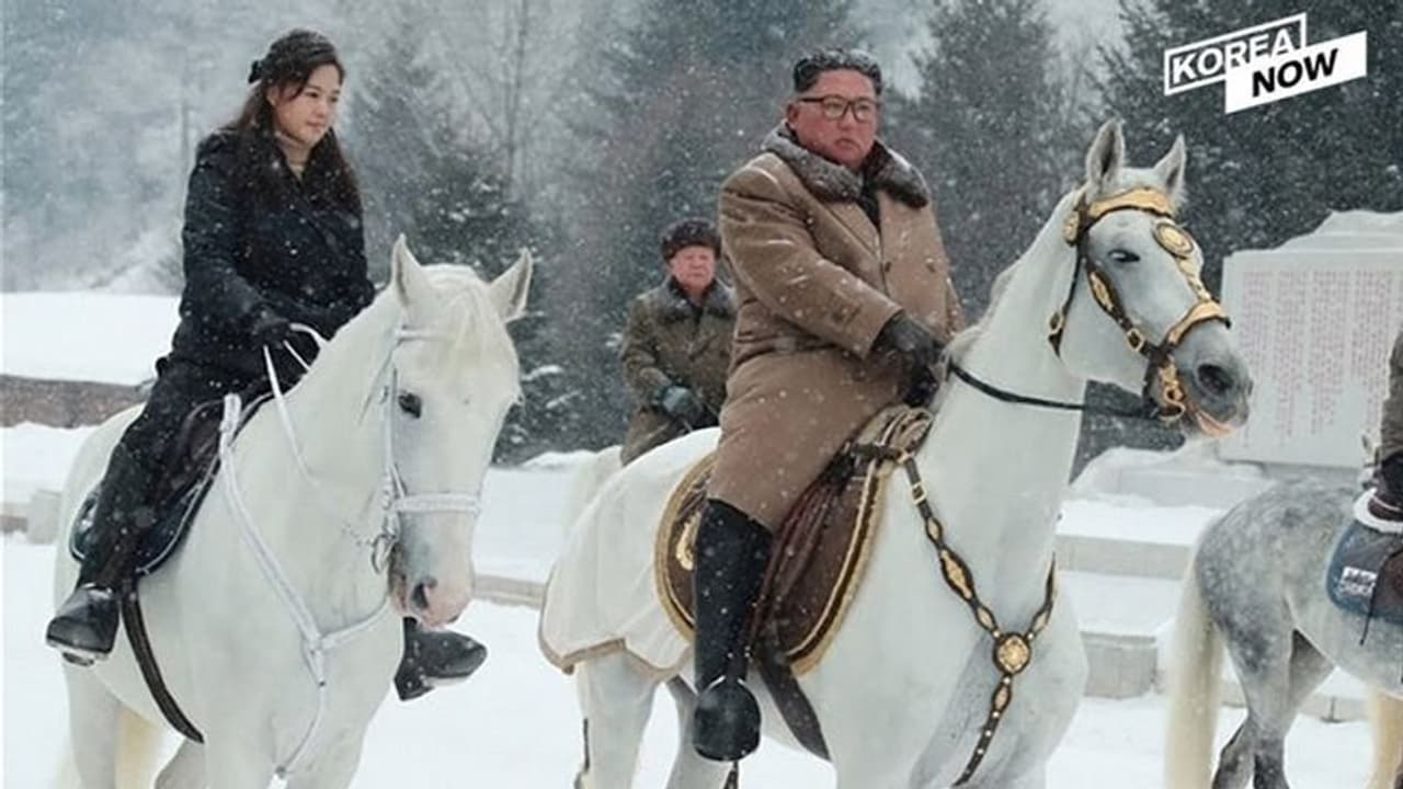 அமெரிக்காவை அலறவிட்ட கிம் ஜாங் உடல்நிலை கவலைக்கிடம்..? மர்ம தேசத்திற்கு விரைந்த சீன மருத்துவர் குழு.? அமெரிக்காவை அலறவிட்ட கிம் ஜாங் உடல்நிலை கவலைக்கிடம்..? மர்ம தேசத்திற்கு விரைந்த சீன மருத்துவர் குழு.?