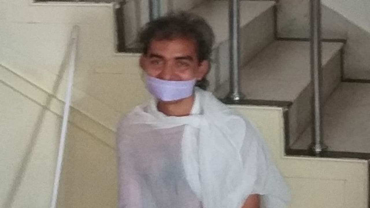 ಲಾಕ್ಡೌನ್: ಗಂಗಾವತಿಯಲ್ಲಿ ಸಿಲುಕಿದ ಜೈನ ಮುನಿಗಳು ಲಾಕ್ಡೌನ್: ಗಂಗಾವತಿಯಲ್ಲಿ ಸಿಲುಕಿದ ಜೈನ ಮುನಿಗಳು