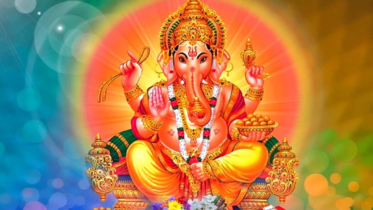 सोमवार को इस विधि से करें श्रीगणेश की पूजा, परेशानियों से बचने के लिए ये उपाय भी करें सोमवार को इस विधि से करें श्रीगणेश की पूजा, परेशानियों से बचने के लिए ये उपाय भी करें