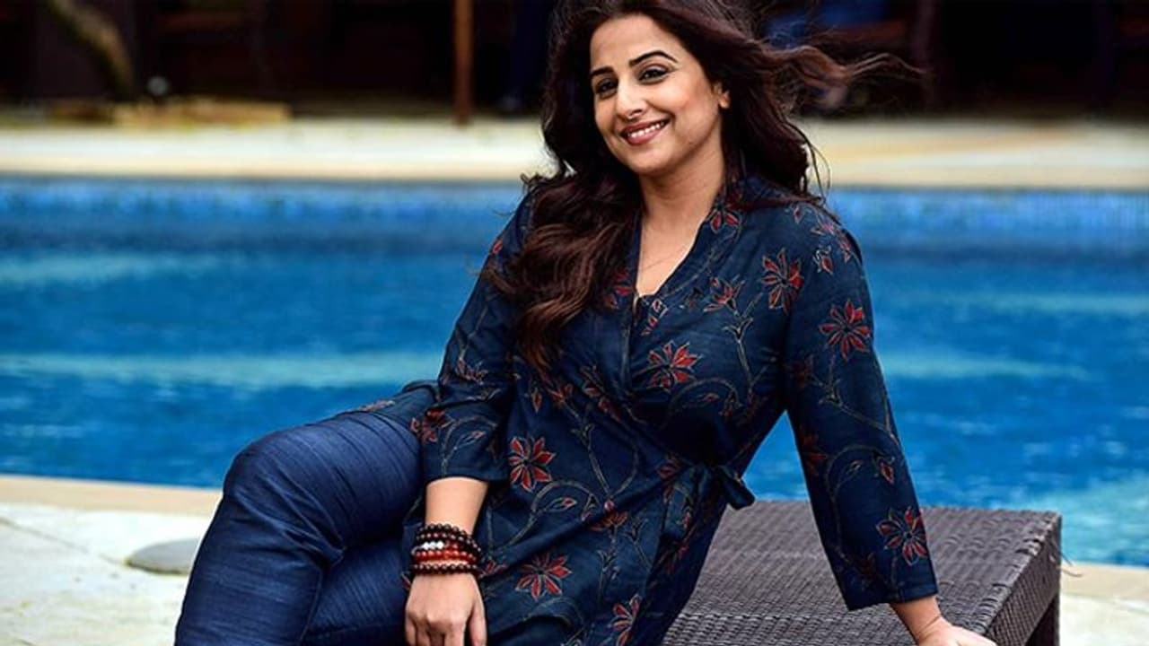 कोरोना वॉरियर्स की मदद के लिए आगे आईं विद्या बालन, दान किए 1000 PPE किट्स कोरोना वॉरियर्स की मदद के लिए आगे आईं विद्या बालन, दान किए 1000 PPE किट्स