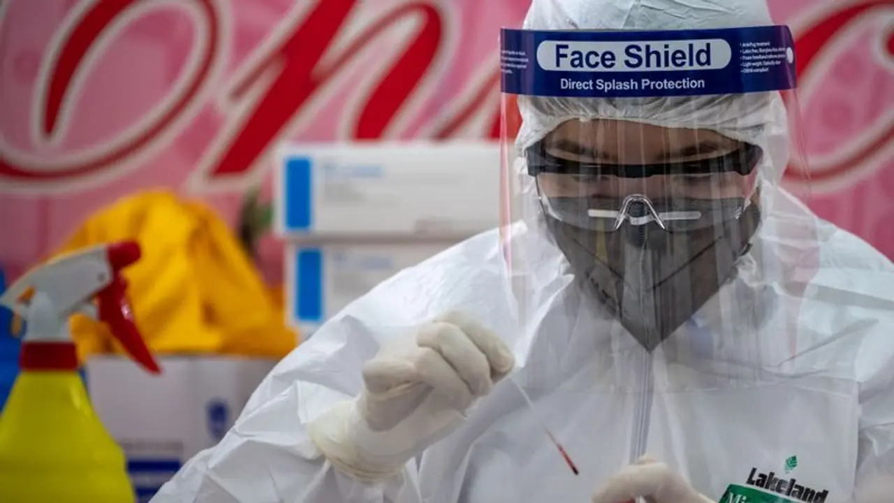 మాచవరం పిఎస్ కానిస్టేబుల్ కు కరోనా: కుటుంబంలో మాంసం వ్యాపారి మాచవరం పిఎస్ కానిస్టేబుల్ కు కరోనా: కుటుంబంలో మాంసం వ్యాపారి