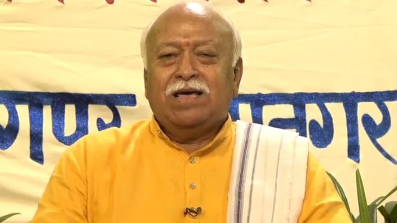 पालघर लिंचिंग पर संघ प्रमुख मोहन भागवत का सवाल संतों की हत्या के वक्त पुलिस क्या कर रही थी पालघर लिंचिंग पर संघ प्रमुख मोहन भागवत का सवाल संतों की हत्या के वक्त पुलिस क्या कर रही थी