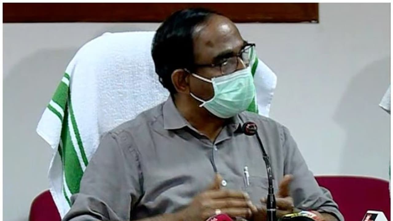 കൊവിഡ് രോഗികളെ ആശുപത്രിയിലെത്തിക്കാന്‍ താമസിച്ചത് ആംബുലൻസിന്‍റെ ലഭ്യതക്കുറവ് മൂലമെന്ന് കോട്ടയം കളക്ടര്‍