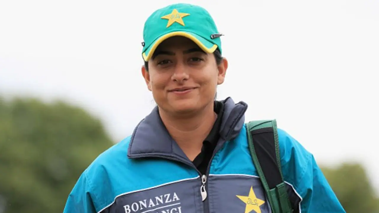 ক্রিকেটকে বিদায় জানালেন প্রাক্তন পাক অধিনায়ক সানা মীর